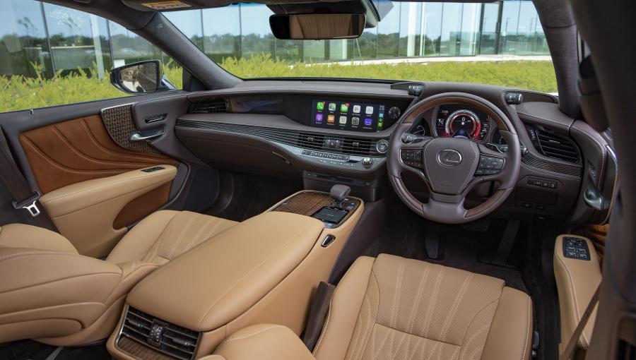 Торпедо Lexus LS500 Inspiration Series 2019 года  (AU) (фото 5 из 11)